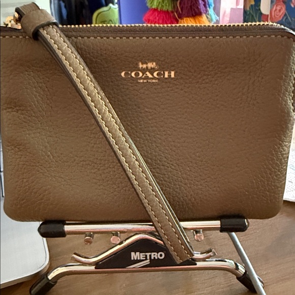 Coach Light Brown to deep tan Crossbody Bag EUC - Picture 1 of 3